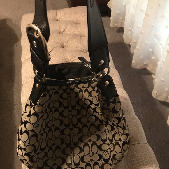 Coach Black insignia shoulder bag - good condition - Picture 3 of 4